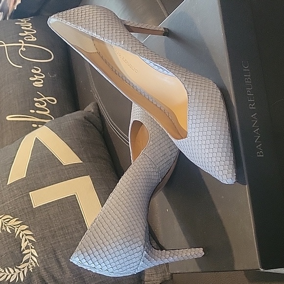 Banana Republic pumps - Picture 1 of 5